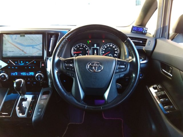 TOYOTA VELLFIRE 2017