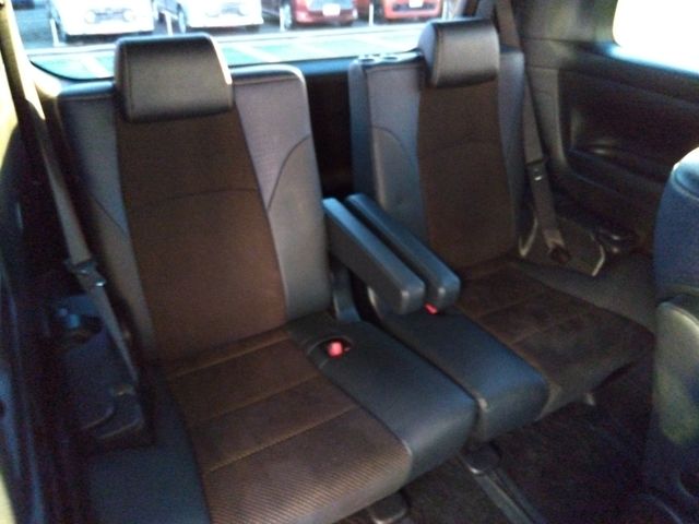 TOYOTA VELLFIRE 2017