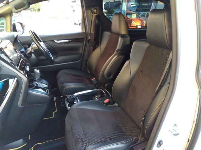 TOYOTA VELLFIRE 2017