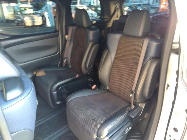 TOYOTA VELLFIRE 2017