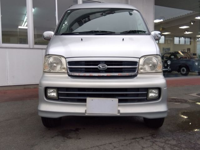 DAIHATSU ATRAI7 4WD 2000