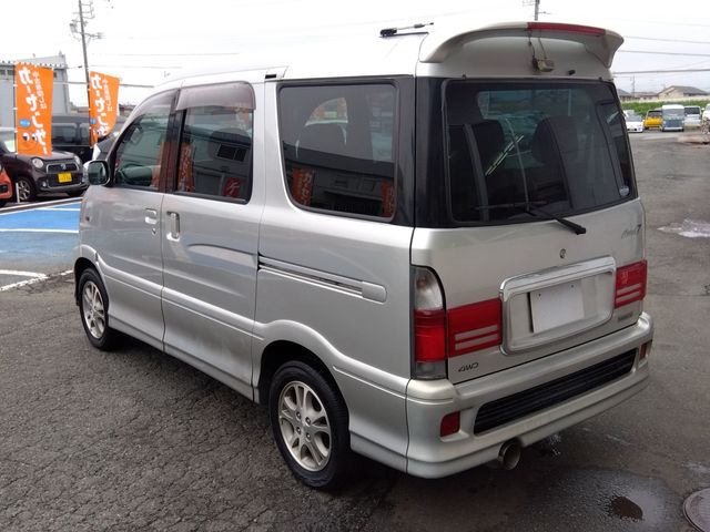 DAIHATSU ATRAI7 4WD 2000