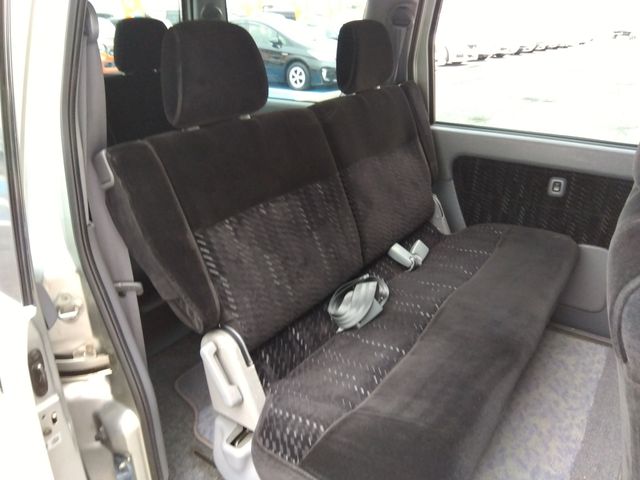 DAIHATSU ATRAI7 4WD 2000