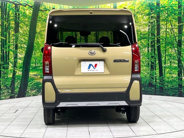 DAIHATSU TANTO FAN CROSS 2024