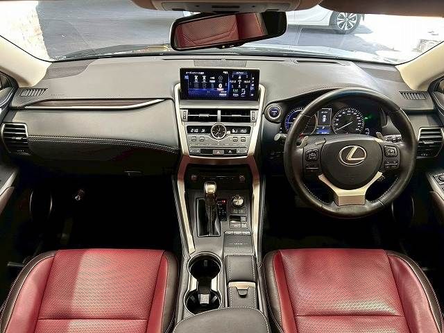 TOYOTA LEXUS NX300h AWD 2018