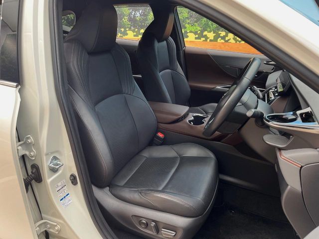 TOYOTA HARRIER 4WD 2020