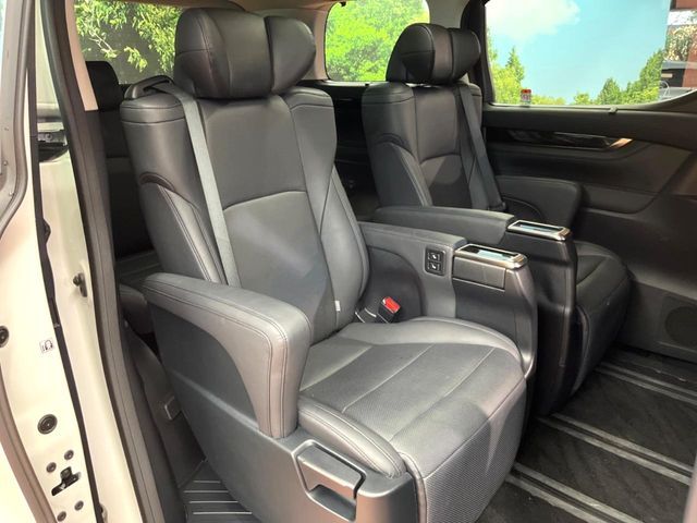 TOYOTA ALPHARD 2022