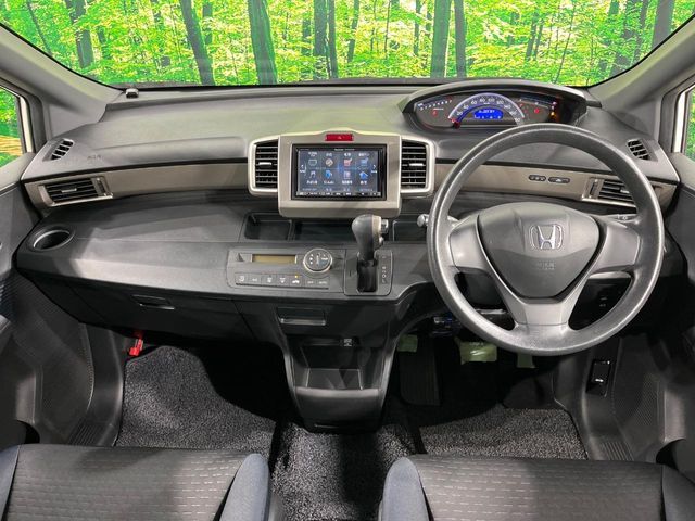 HONDA FREED Spike 2011