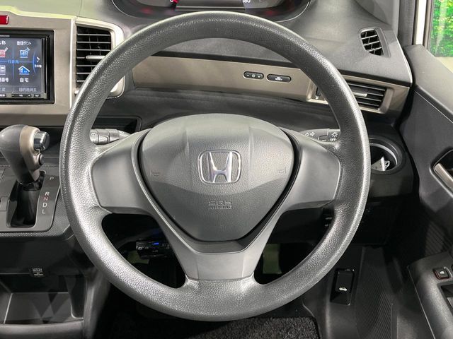 HONDA FREED Spike 2011