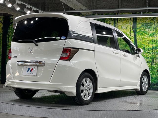 HONDA FREED Spike 2011