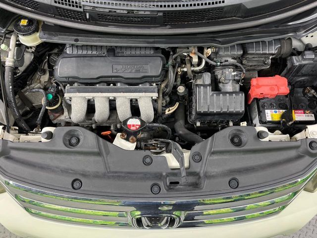 HONDA FREED Spike 2011