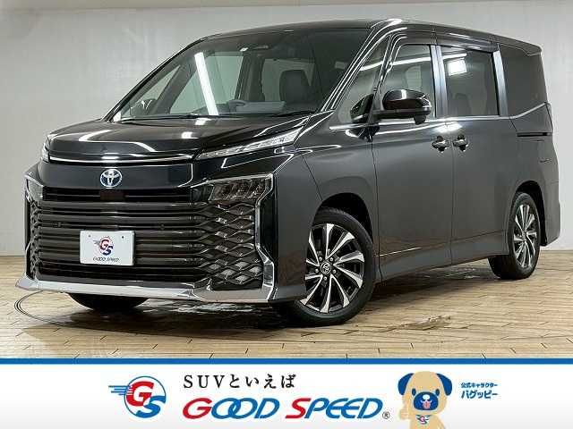 TOYOTA VOXY HYBRID 2023