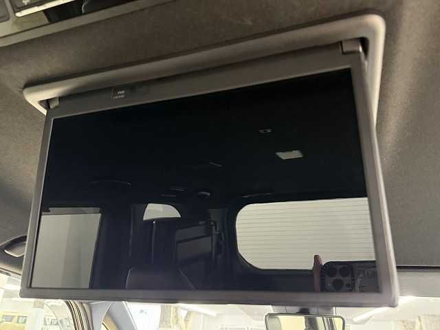 TOYOTA VOXY HYBRID 2023