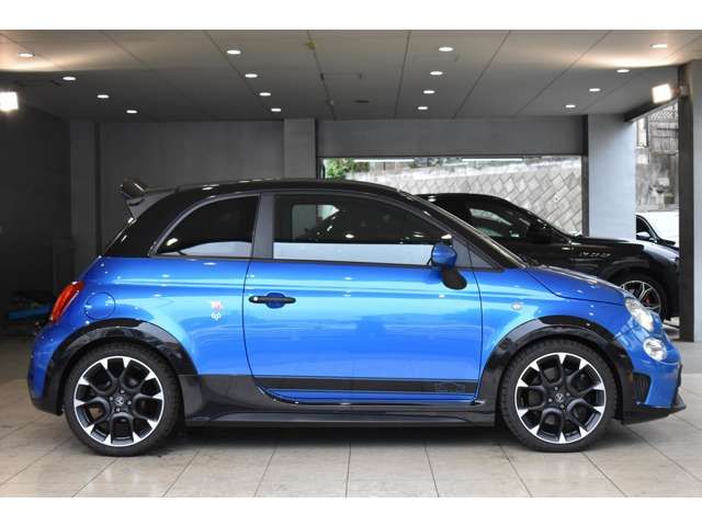 FIAT ABARTH 695 2023