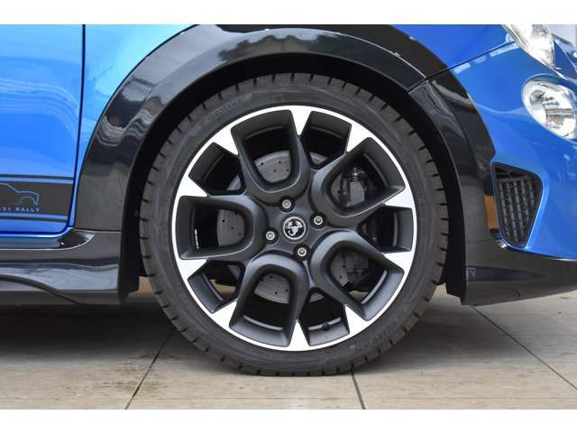 FIAT ABARTH 695 2023