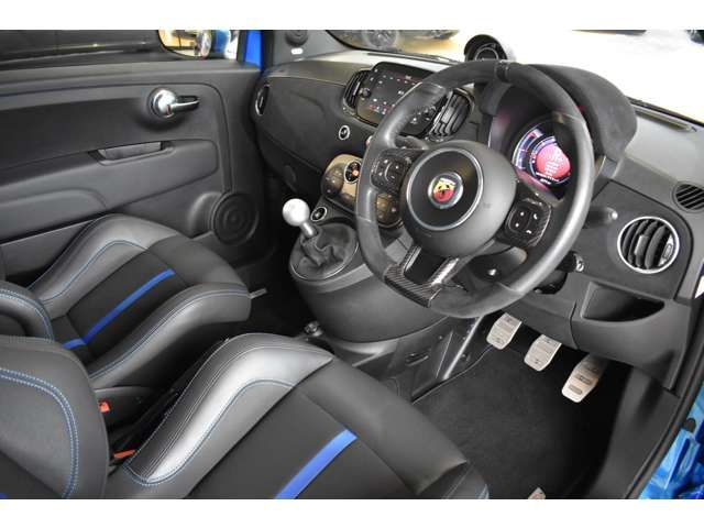FIAT ABARTH 695 2023