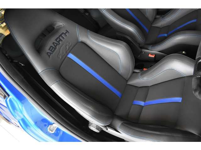 FIAT ABARTH 695 2023