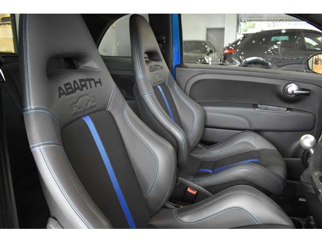 FIAT ABARTH 695 2023