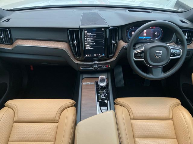 VOLVO VOLVO XC60 2023