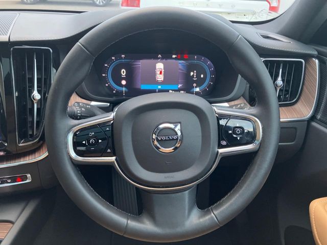 VOLVO VOLVO XC60 2023