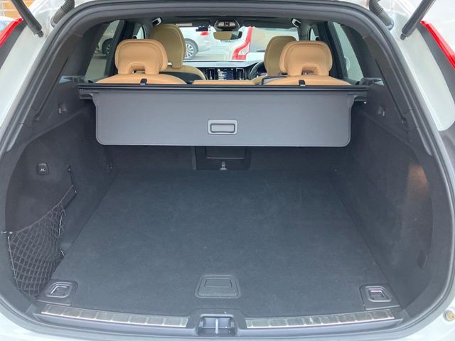 VOLVO VOLVO XC60 2023