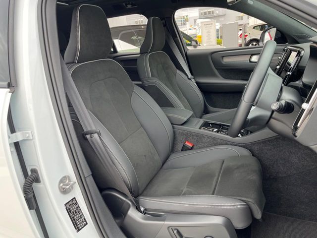 VOLVO VOLVO XC40 2024