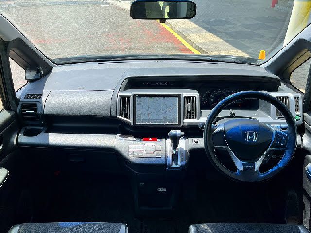 HONDA STEPWAGON SPADA 2013