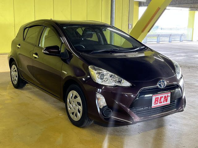 TOYOTA AQUA 2016