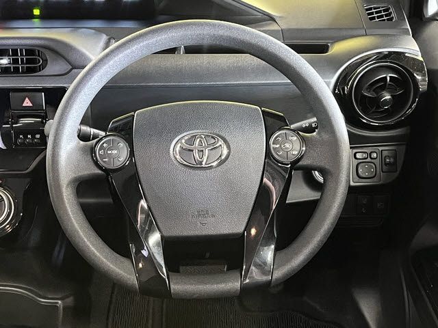 TOYOTA AQUA 2016