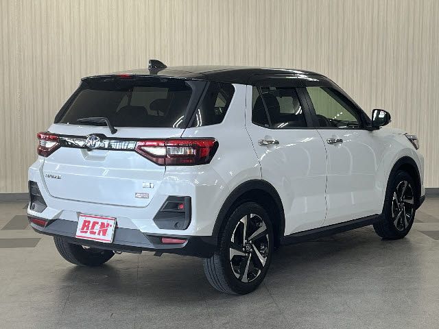 TOYOTA RAIZE HYBRID 2022