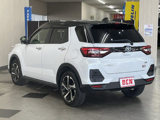 TOYOTA RAIZE HYBRID 2022