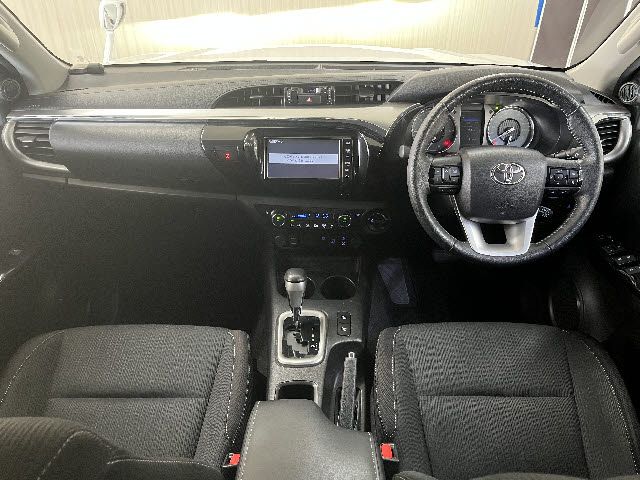 TOYOTA HILUX 4WD 2021
