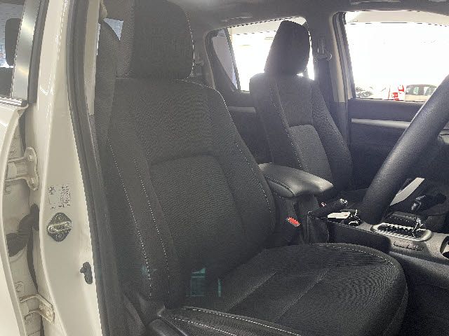 TOYOTA HILUX 4WD 2021