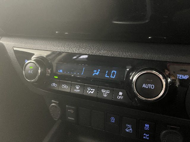 TOYOTA HILUX 4WD 2021