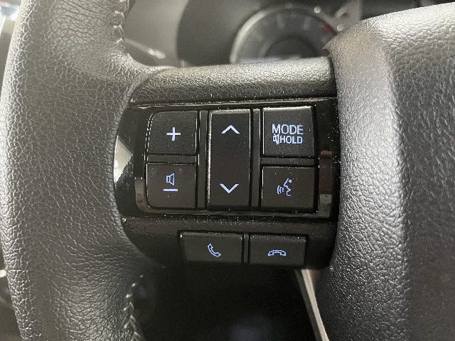 TOYOTA HILUX 4WD 2021