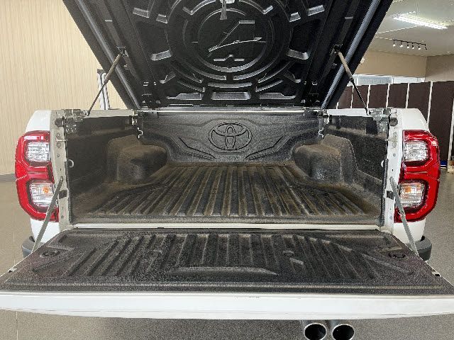 TOYOTA HILUX 4WD 2021