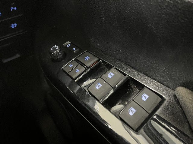 TOYOTA HILUX 4WD 2021