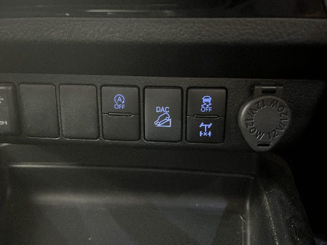 TOYOTA HILUX 4WD 2021