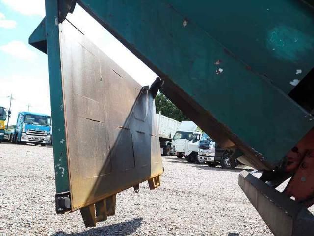 MITSUBISHI FUSOU SUPER GREAT 2013