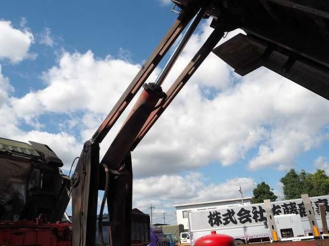 MITSUBISHI FUSOU SUPER GREAT 2013