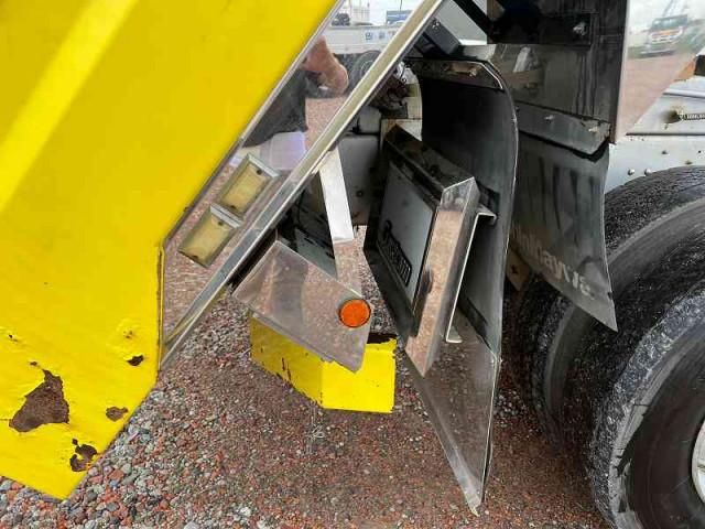 NISSAN DIESEL Quon 2016