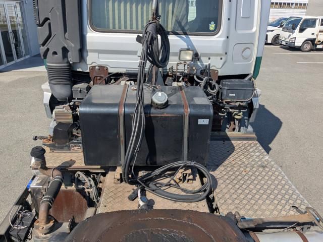 NISSAN DIESEL Quon 2014