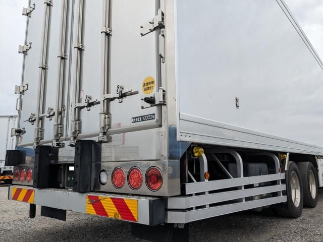 MITSUBISHI FUSOU SUPER GREAT 2023