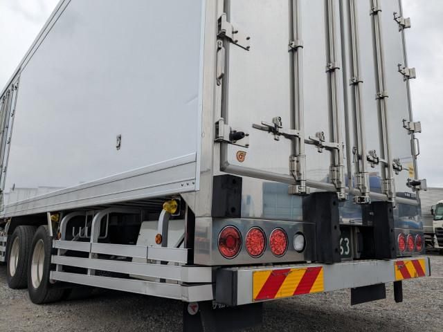 MITSUBISHI FUSOU SUPER GREAT 2023