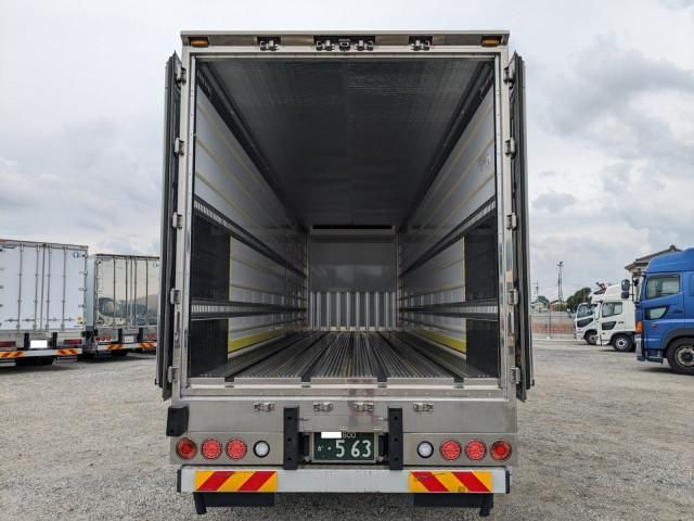 MITSUBISHI FUSOU SUPER GREAT 2023