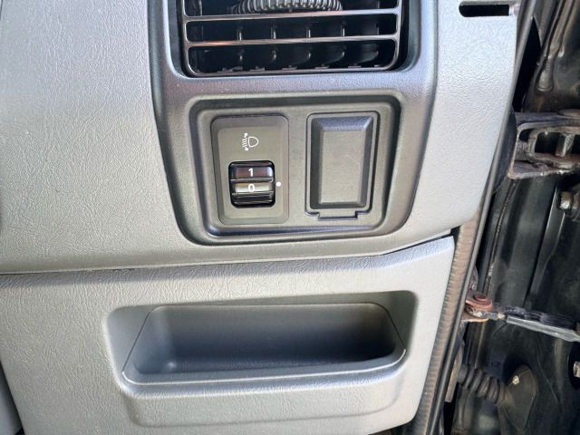 MITSUBISHI TOWNBOX 2006