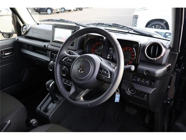 SUZUKI JIMNY NOMADE 2025