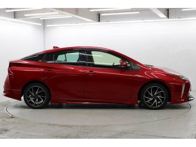 TOYOTA PRIUS 2019