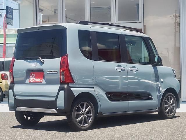 DAIHATSU TANTO FAN CROSS 2024