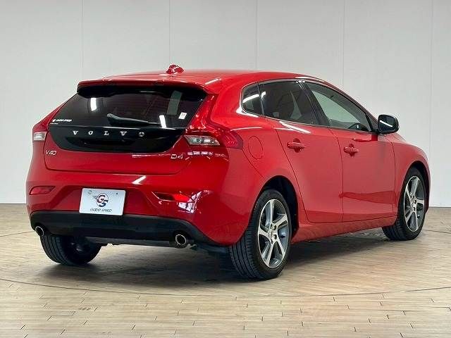 VOLVO VOLVO V40 2018